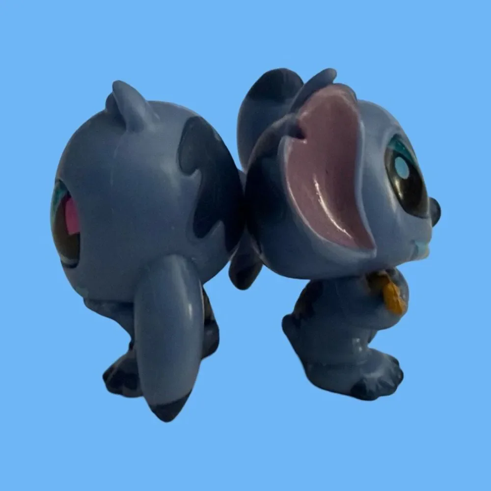 Disney Doorables Stitch Special Edition Love Struck Stitch & Ukulele Stitch A10